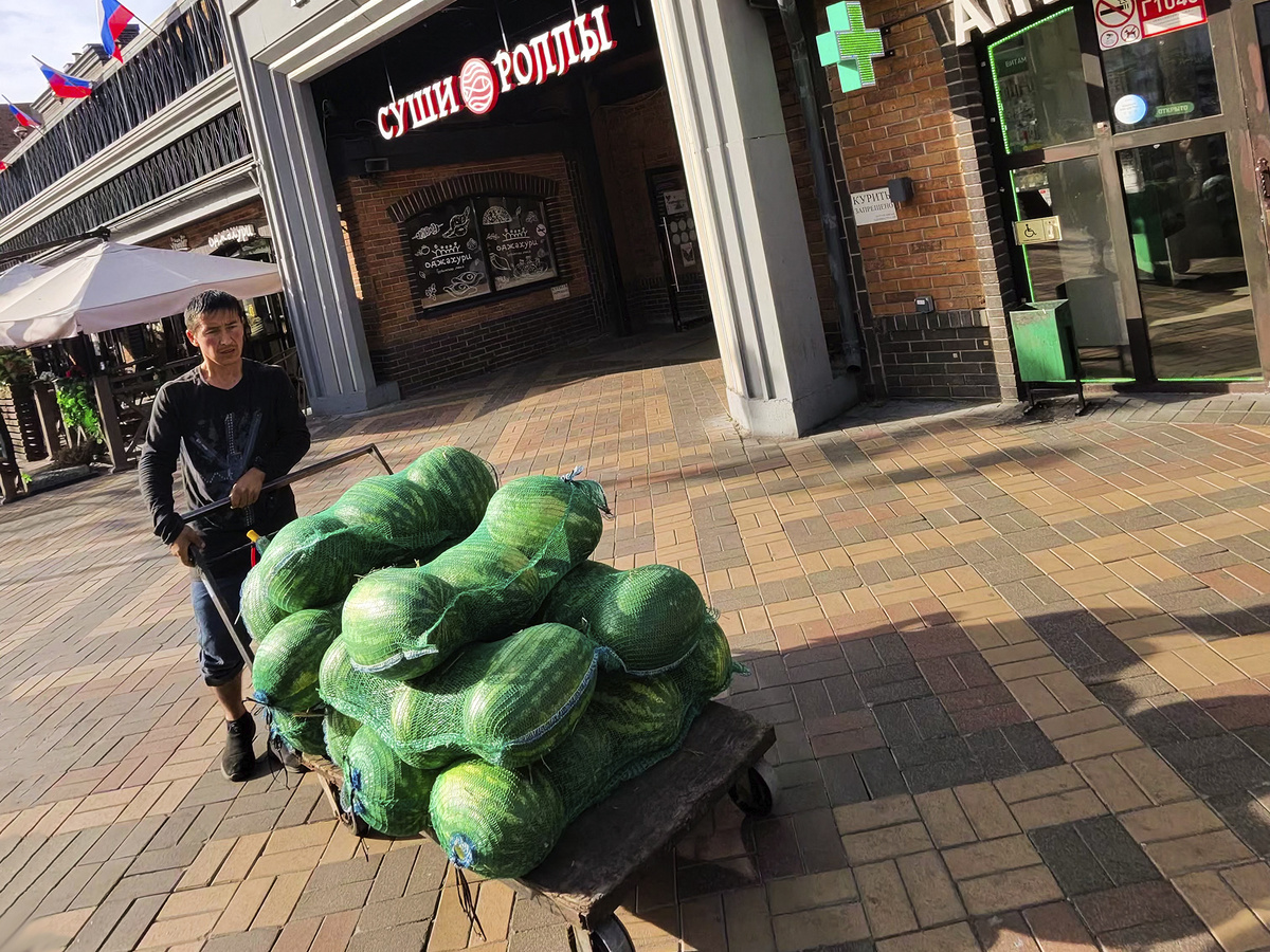 Сезон арбузов в самом разгаре