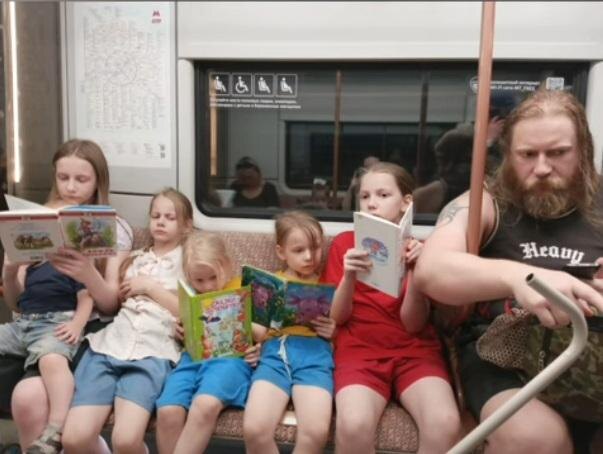 Тепляковы вынуждены передвигаться на метро
