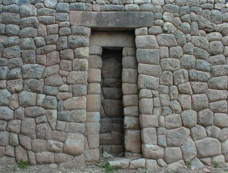 Подобных ниш в Мачу-Пикчу несколько. (Фото: geolines.ru).