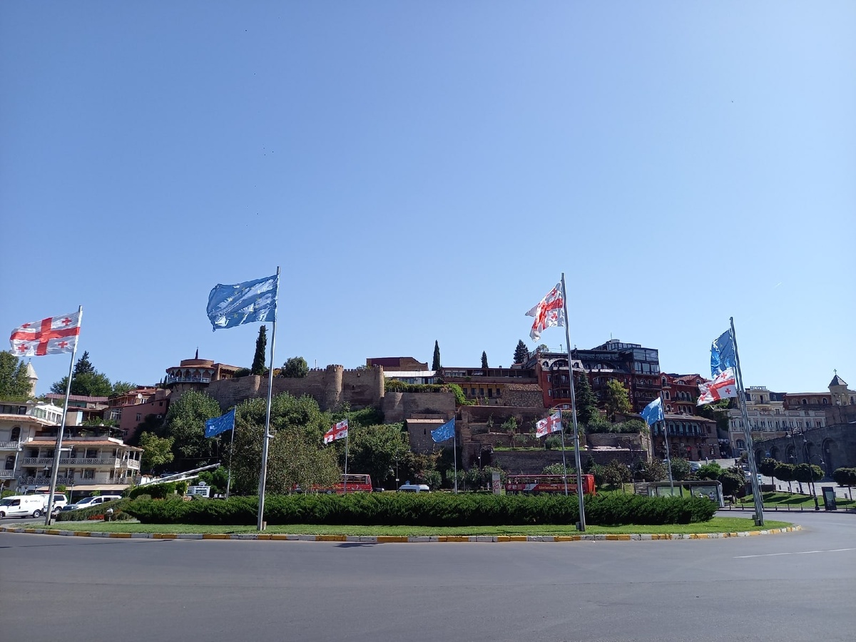 Она же, но с другого ракурса