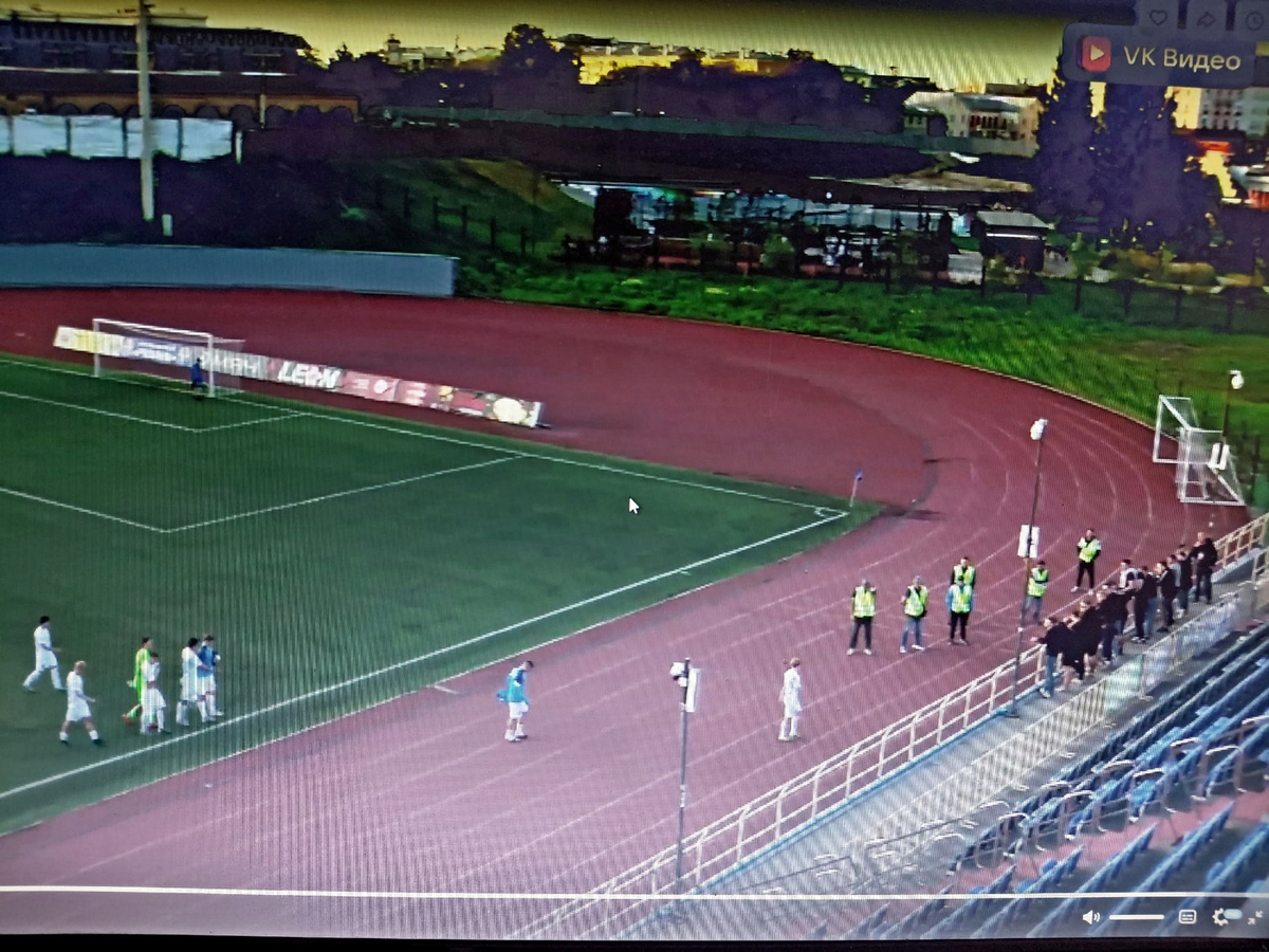 После завершения матча зенитовцы обменялись рукопожатием со своими пензенскими болельщиками, привевшими в Рязань