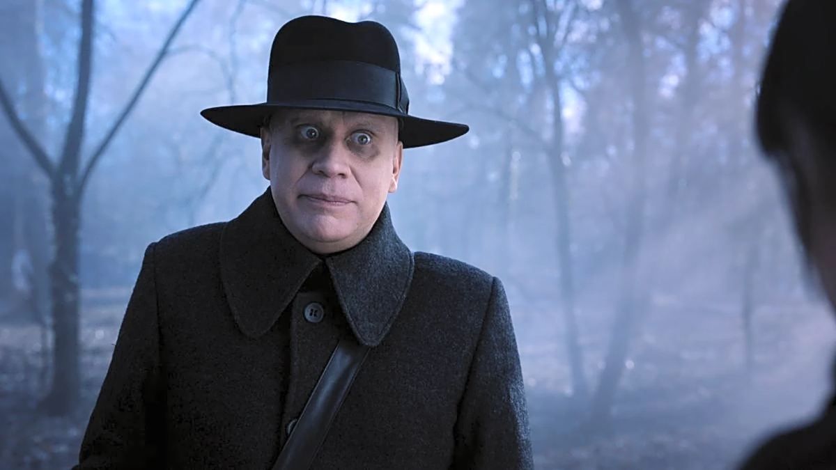 Фред Армисен в первом сезоне «Уэнздей»