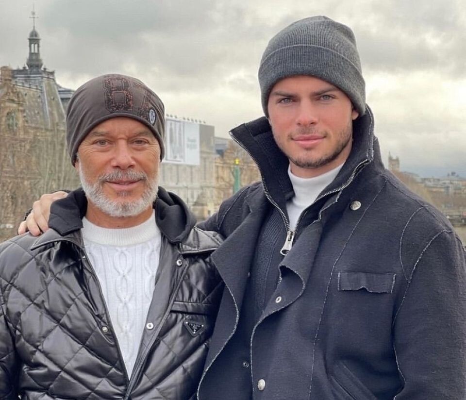    Олег Газманов и его пасынок Филипп . Источник: @philgazmanov в Instagram*