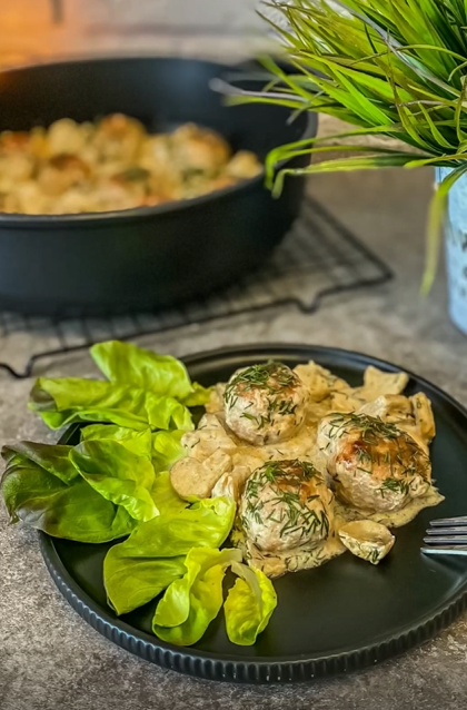 МЯСНЫЕ ШАРИКИ В СЛИВОЧНО-ГРИБНОМ СОУСЕ