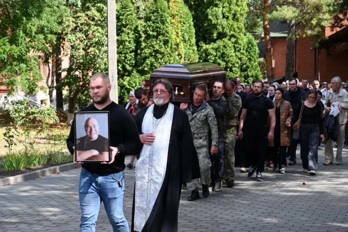    На Ставрополье похоронили олимпийского чемпиона, тяжелоатлета Чемеркина