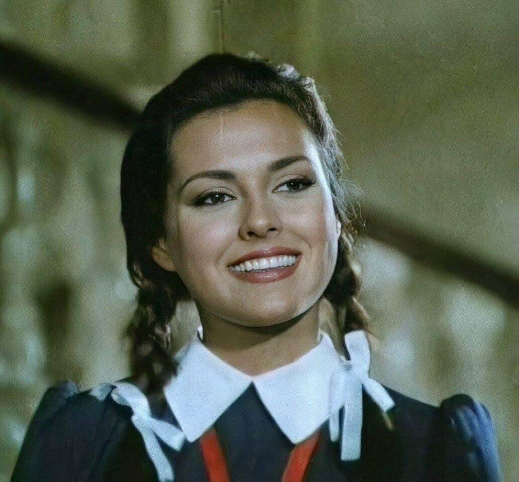 Прекрасная Айдан Шенер - лучшая Феридэ, полюбившаяся нам 35 лет назад!