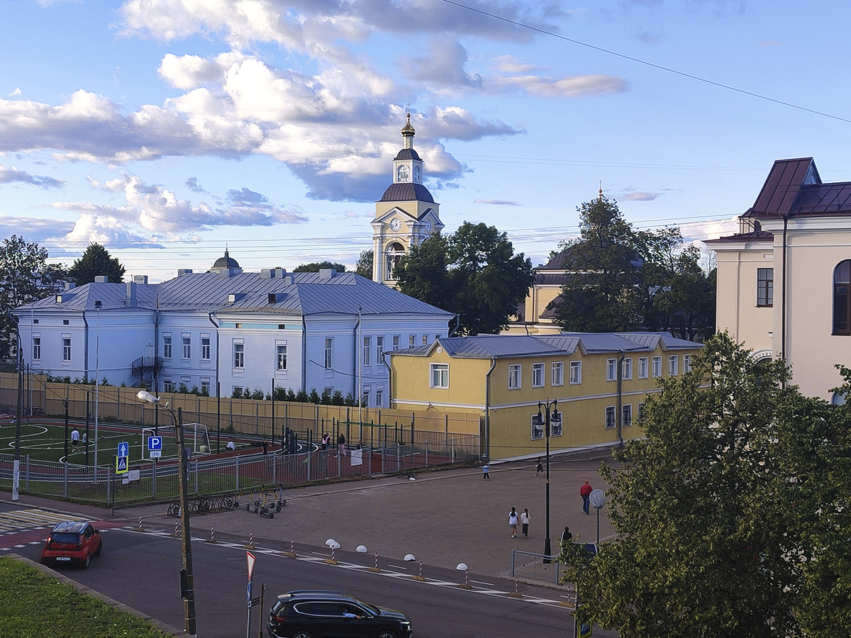 Вид на часовую башню с бастиона Панцерлакса