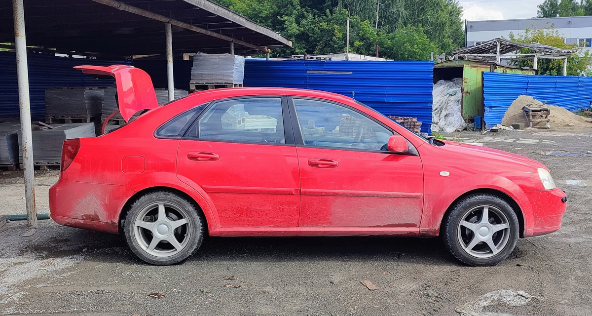 Так просела корма после загрузки плитки.