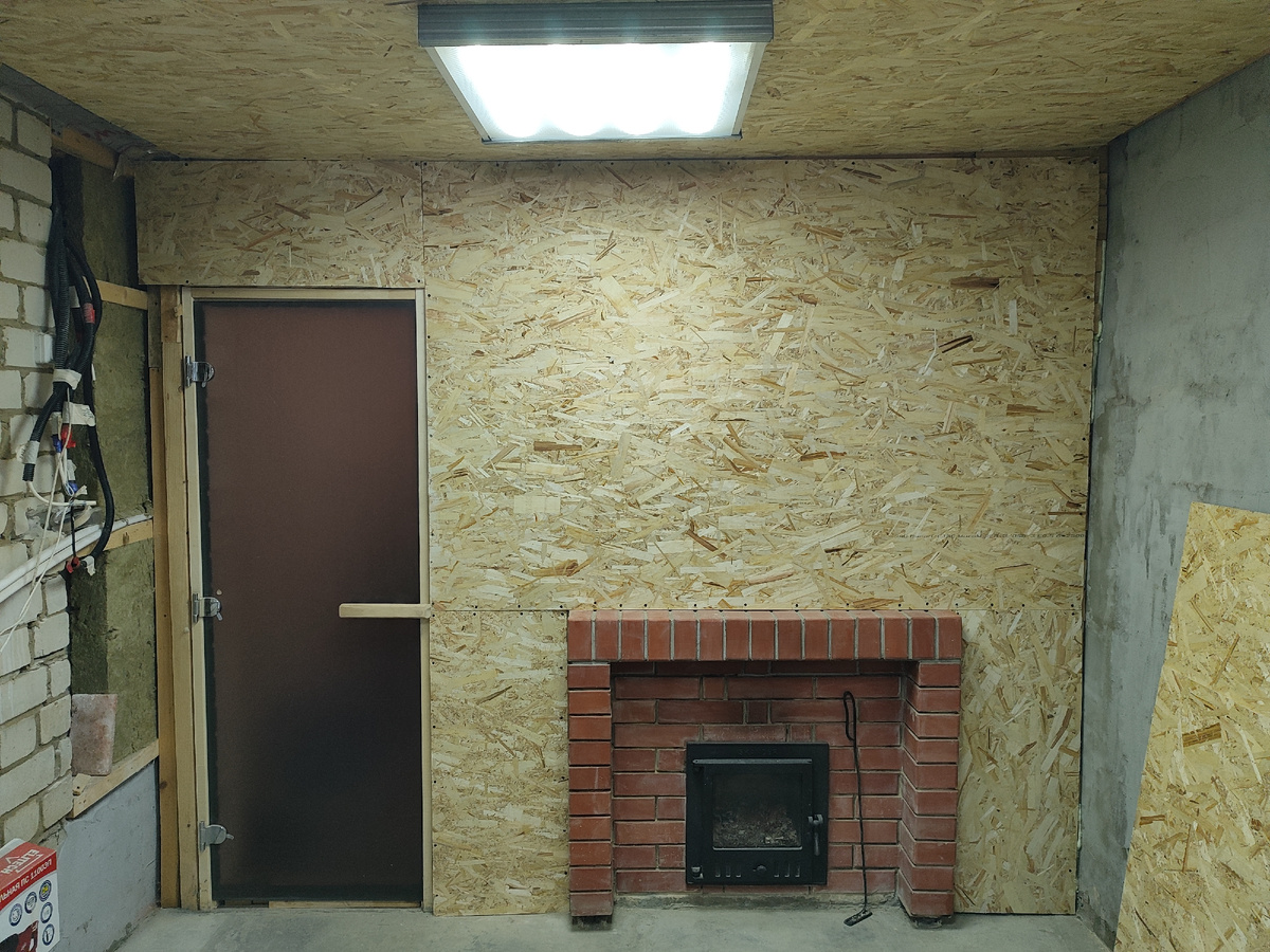 Потолок почти готов. Я держала)