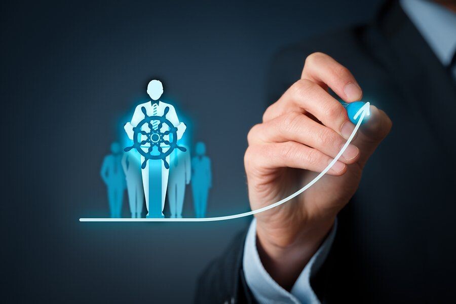 Ирина Путилова — более 20 лет работы в бизнесе по управлению проектами, внедрение стратегий и концепций в развитии бизнеса, масштабирование бизнеса, управление мотивацией бизнес-команд, более 10 лет практикующий наставник бизнес-менеджмента top и vip уровня.