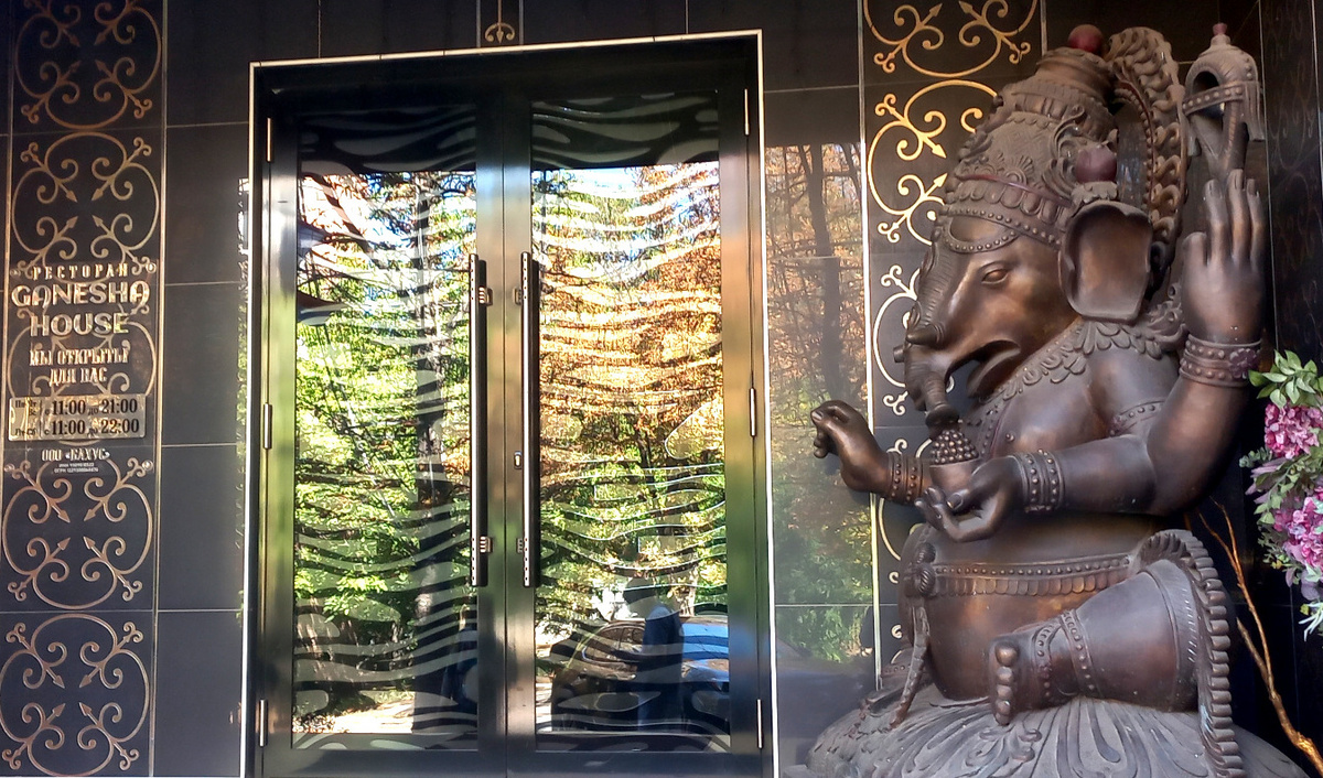 «Ganesha house» – индийский ресторан в Донецке