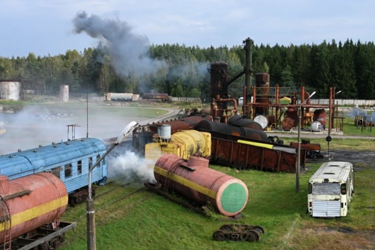 На фото: отработка тактических действий по осуществлению поиска, блокирования и уничтожения незаконных военизированных бригад силами подразделений ВС России и Белоруссии
