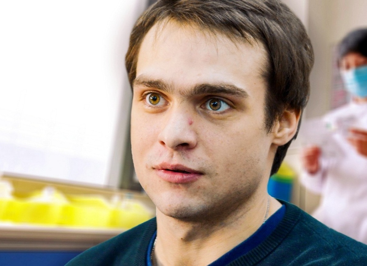 на фото Николай Ефремов