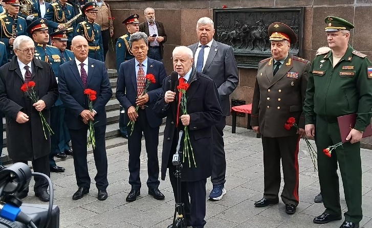 «И на Тихом океане свой закончили поход…»