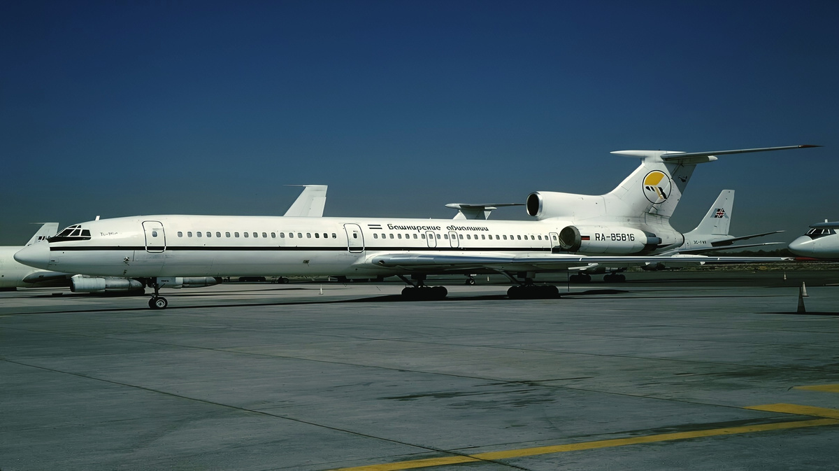 Пассажирский Ту-154 «Башкирских авиалинии»