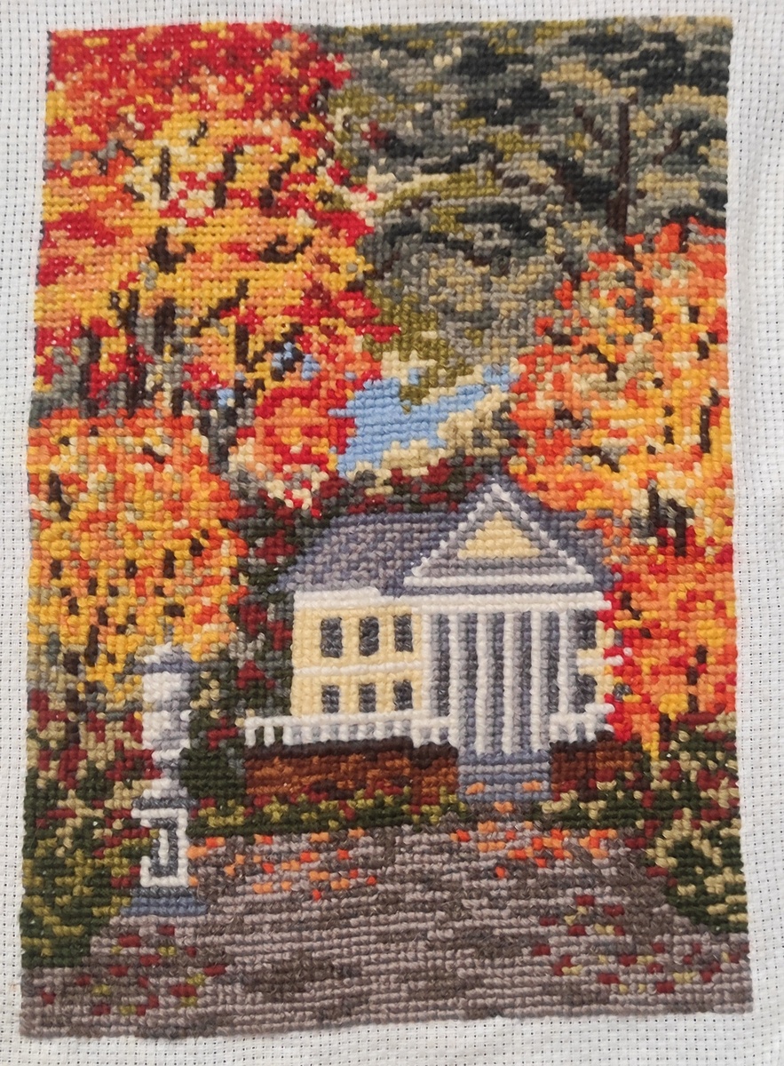 Вышивка так и хранится без оформления