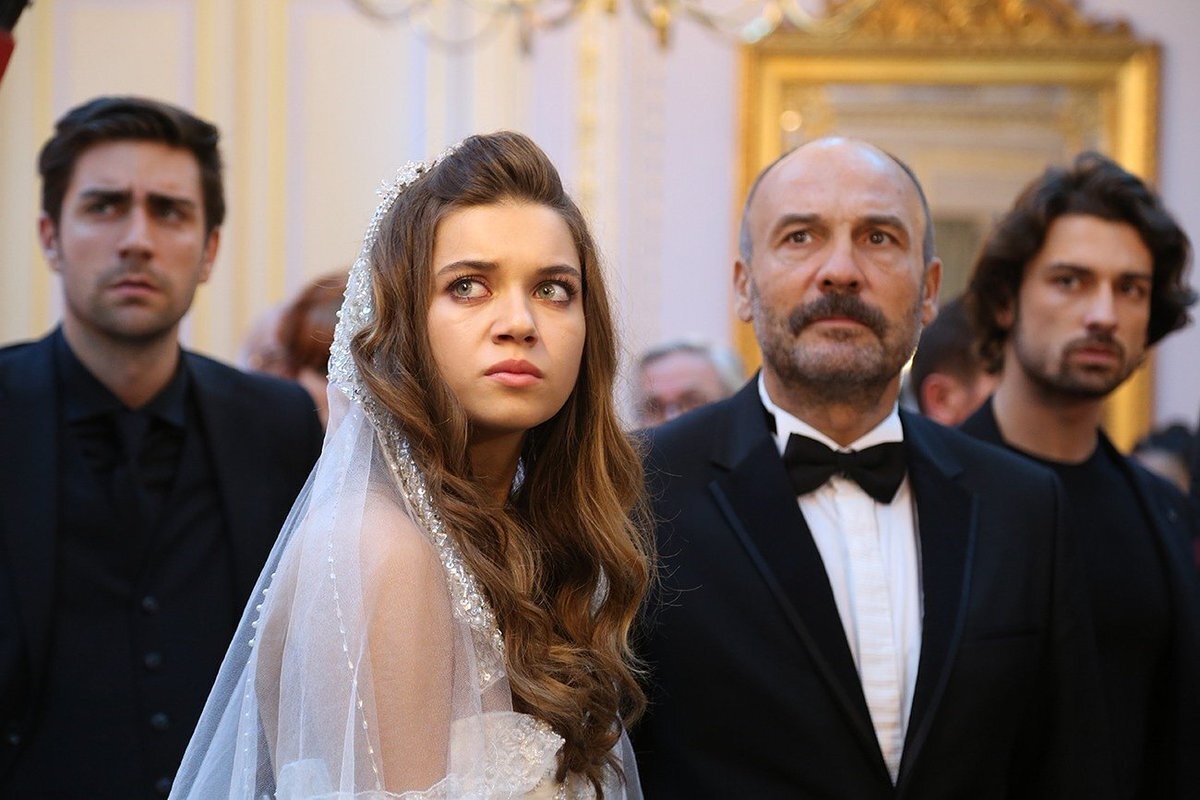 кадр из сериала "госпожа Фазилет и её дочери", яндекс фото