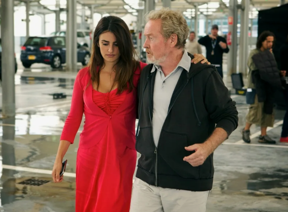 Пенелопа успокаивает Ридли "Все будет хорошо"