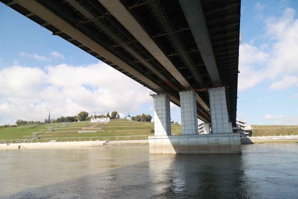    Вид на набережную из-под пролетов Нового моста. Источник: Олег Укладов