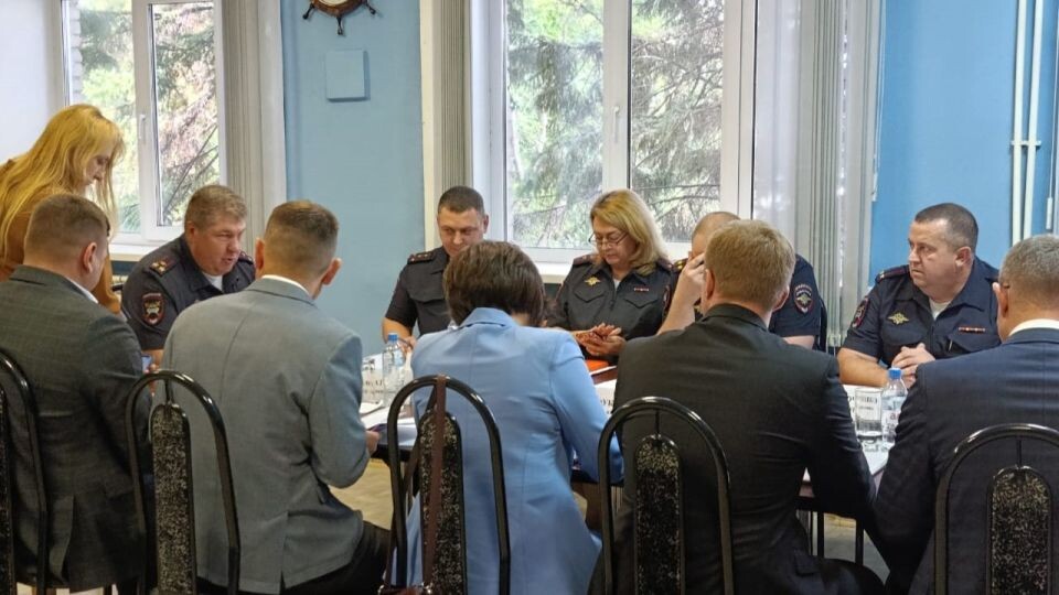    Межведомственное совещание по повышению уровня безопасности дорожного движения. Источник: Госавтоинспекция Алтайского края