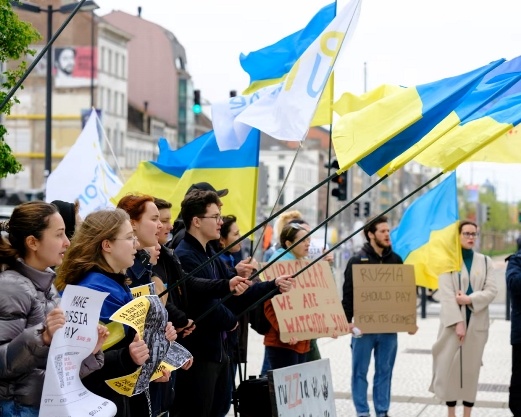 Украинские ухилянты в Европе требуют кофискации российских активов.