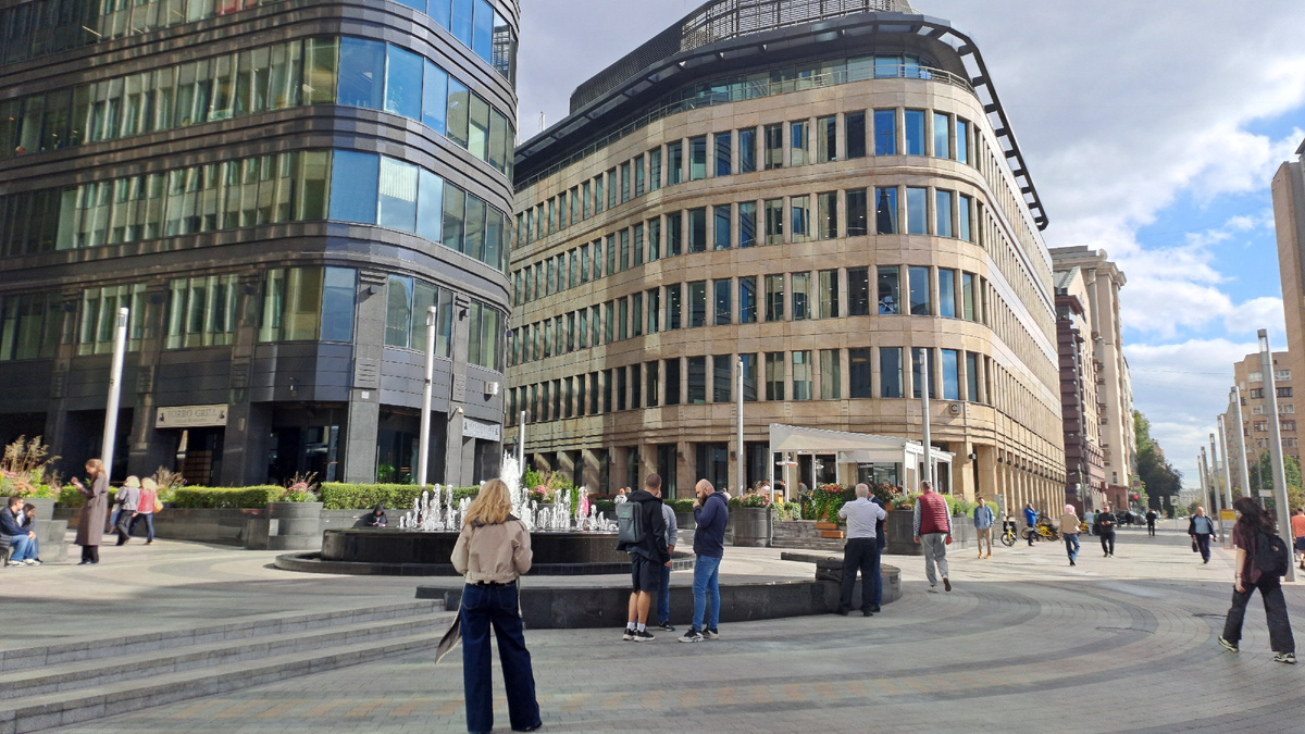 Около метро Белорусская.