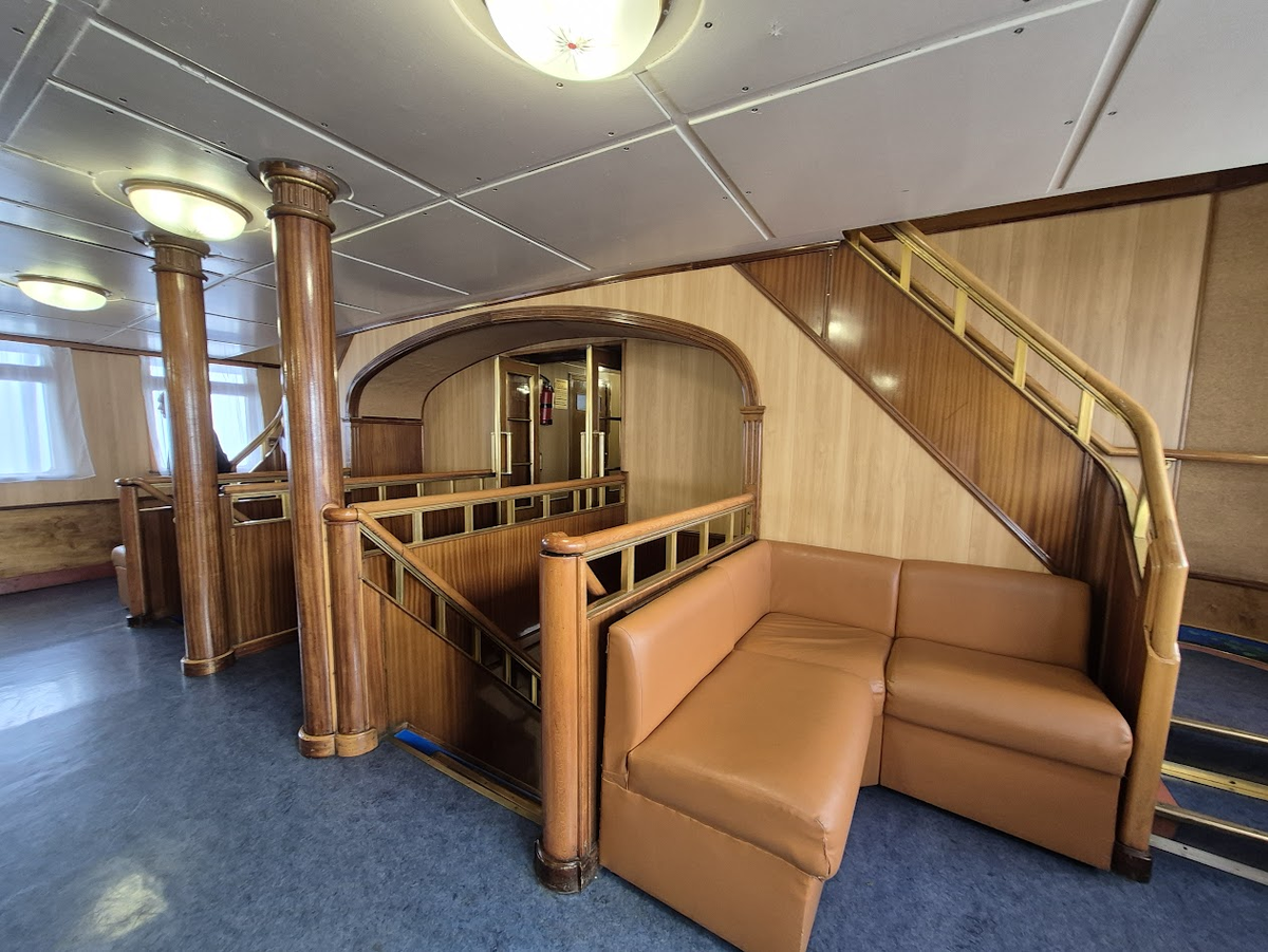 Линолеум на полу. 