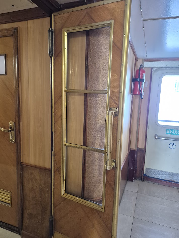  Двери красивые. Шпон. 