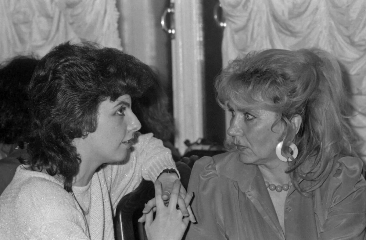 Татьяна Миткова и Инна Василькова в международном пресс-клубе женщин-журналисток "33 женщины и один мужчина" / © Sputnik / Игорь Носов