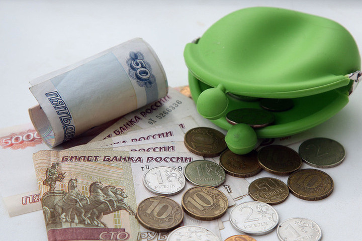 В РФ неожиданно выросло число работников с зарплатой ниже МРОТ