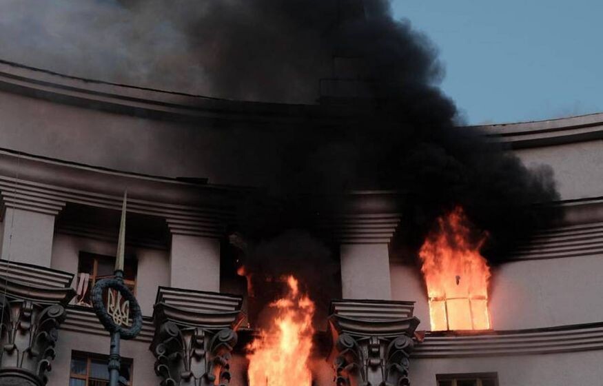    Киевский «зонтик» дал течь: Можно бить и по кабмину, и по Генштабу?