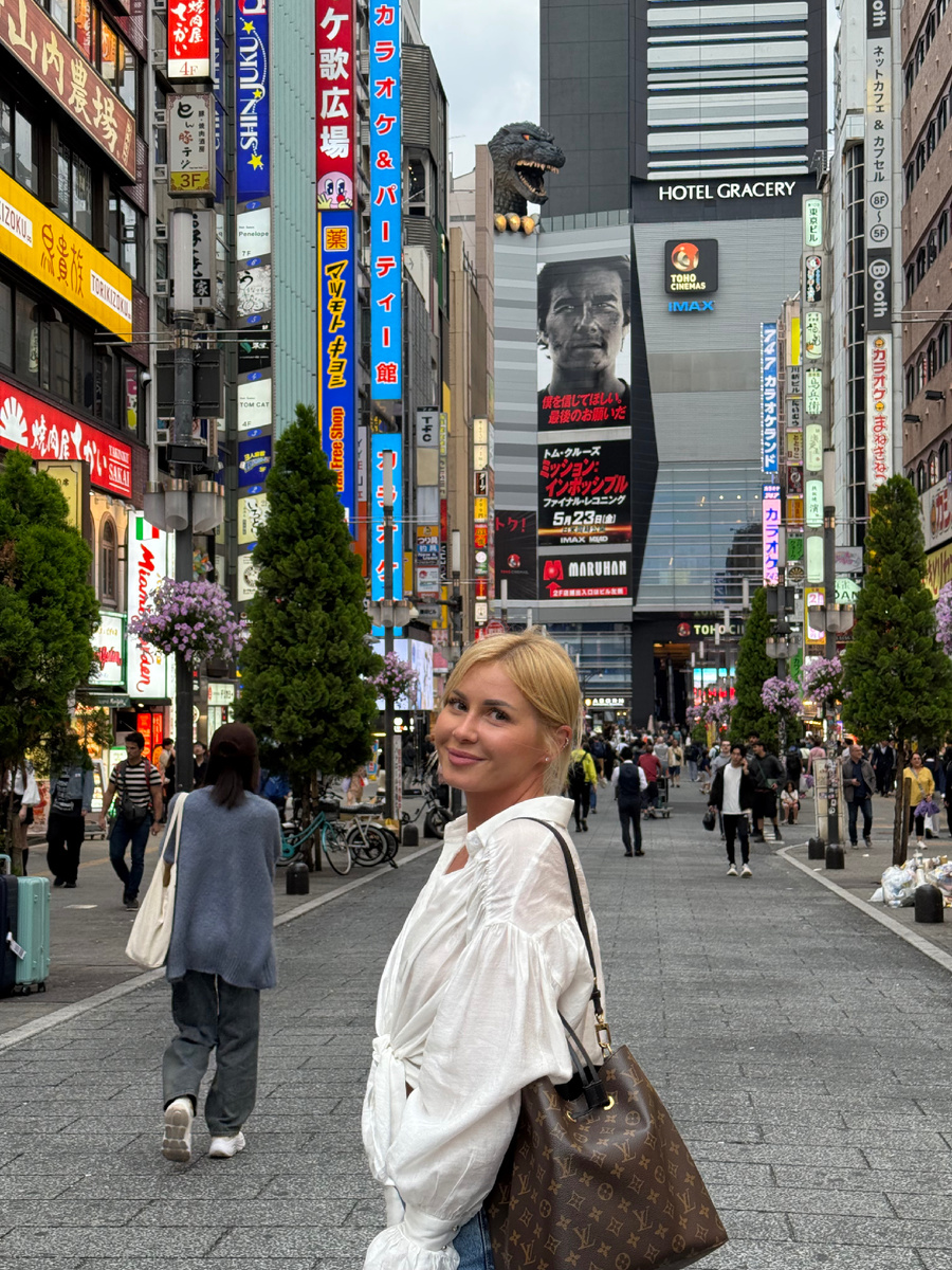 Это я в Японии. Больше статей можно прочитать на моем канале.