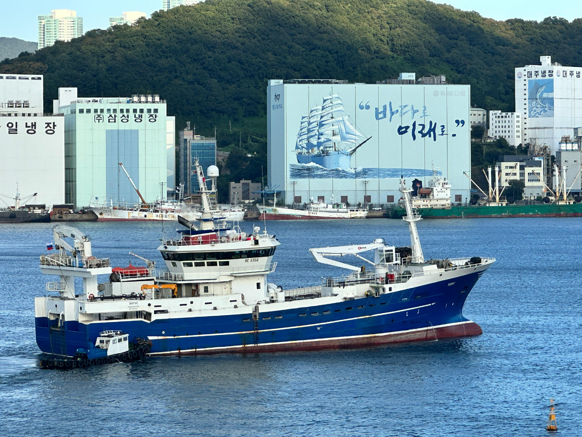 Фото Дальневосточной краболовной компании.