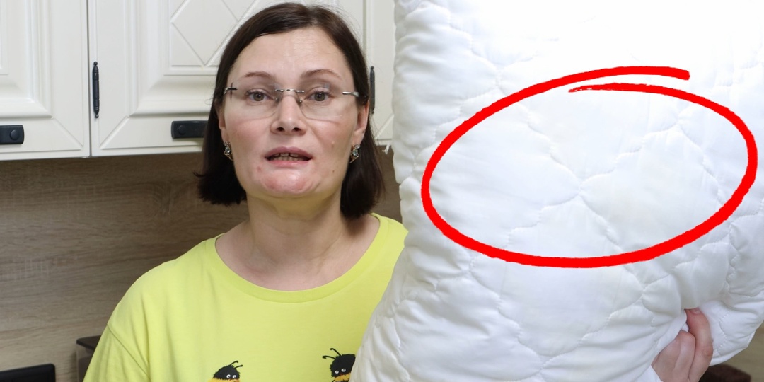 Подушки пахнут потом и теряют форму? Как за 40 минут вернуть им свежесть — и сэкономить тысячи рублей на новых.