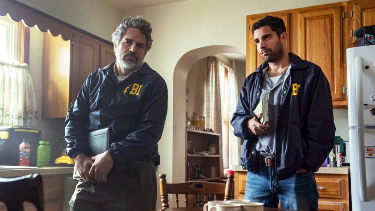 Криминальный детектив от сценариста сериала «Мейр из Истауна». 