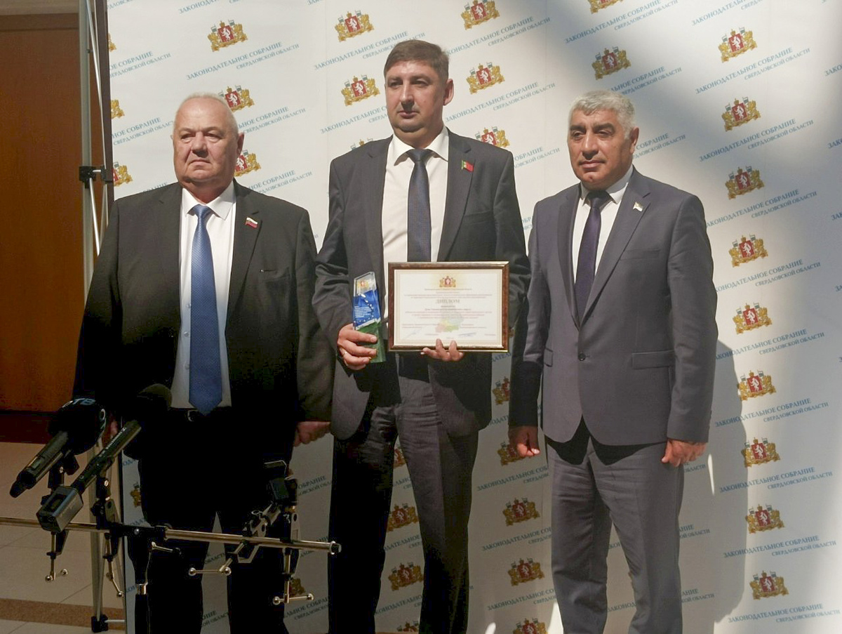 Сахават Алышов (справа) не смог переизбраться в думу.  Фото: ФедералПресс / Александр Калинин