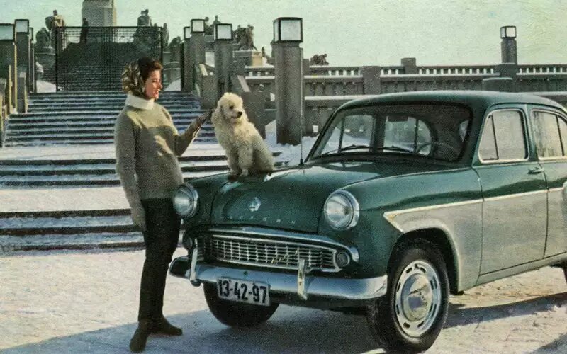 Экспортный двухцветный Москвич-407.