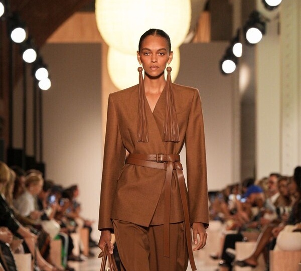 МОДА и СТИЛЬ: Michael Kors Весна-Лето 2026: Земная элегантность как философия нового мира