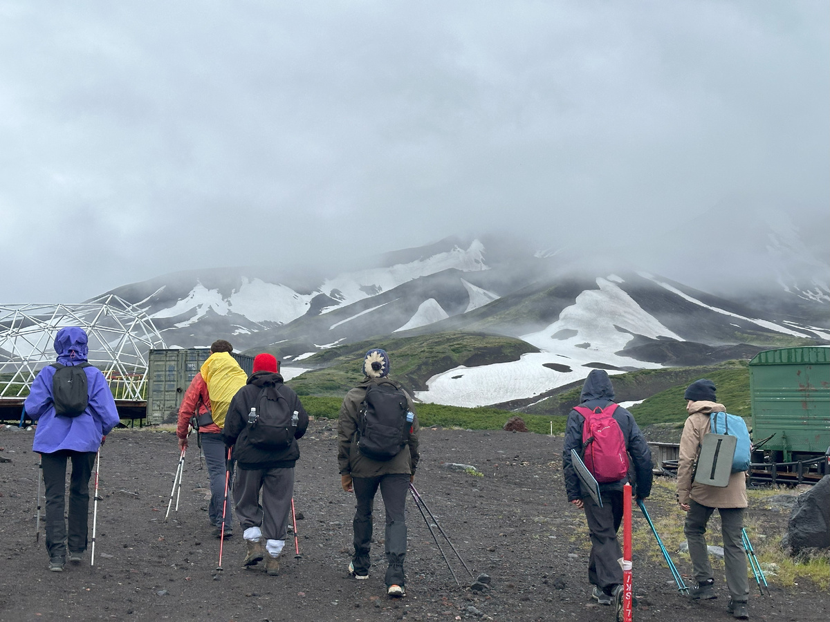 Старт от приюта на высоте 900 метров