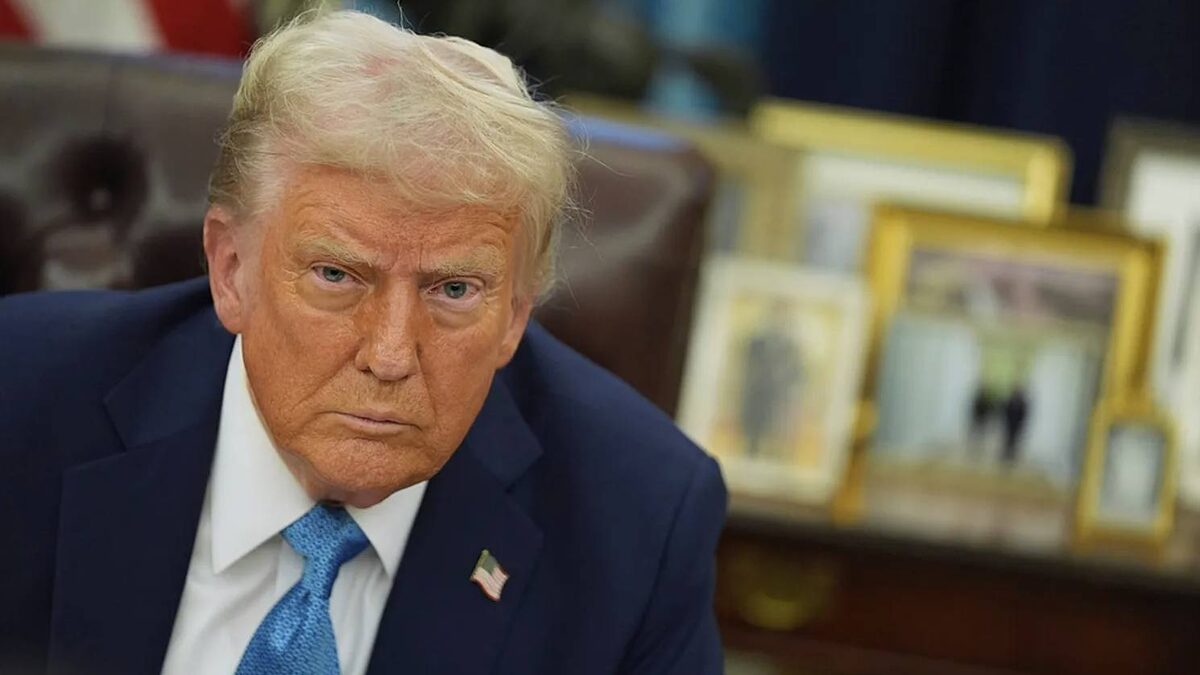 Трамп угрожает ввести чрезвычайное положение