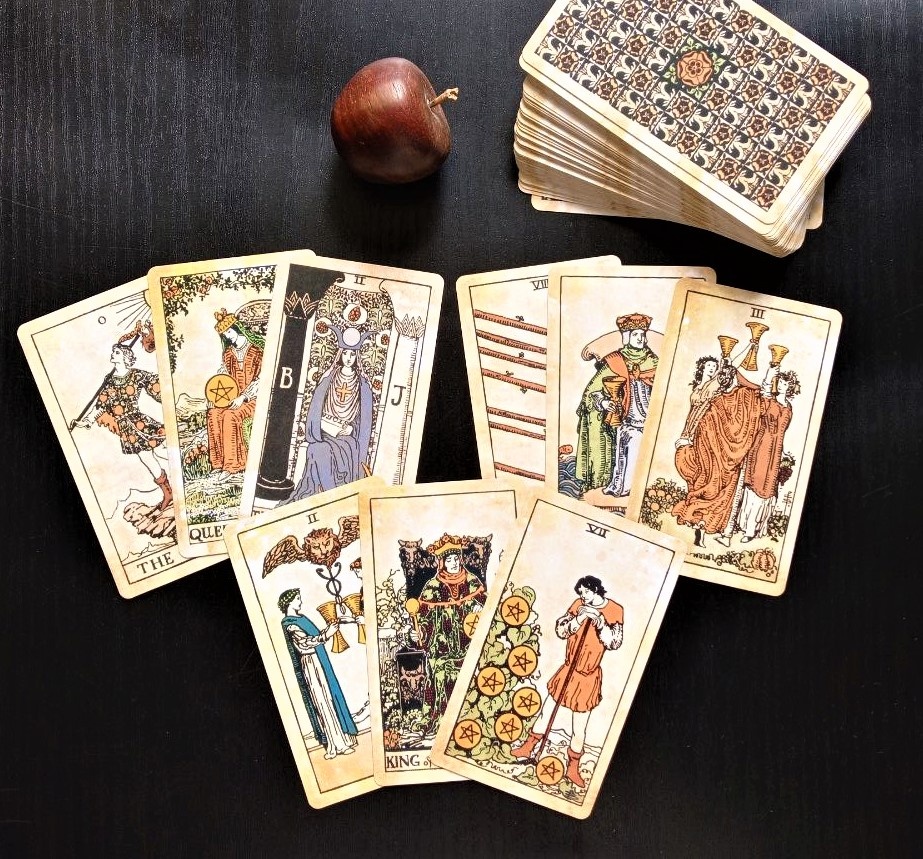 Ответ смотрим на колоде "Винтажное таро Уэйта"