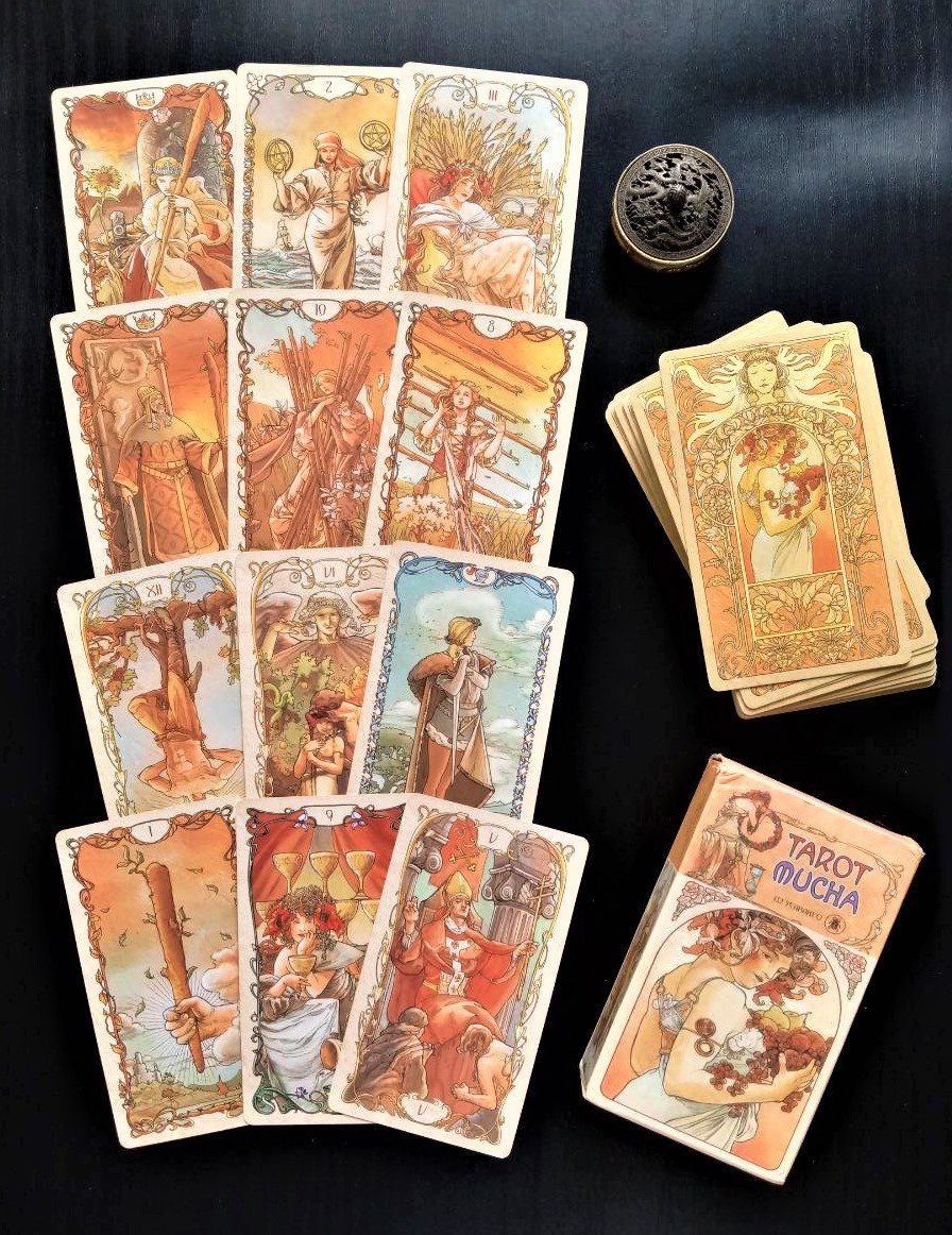 Ответ смотрим на колоде "Таро А.Мухи"