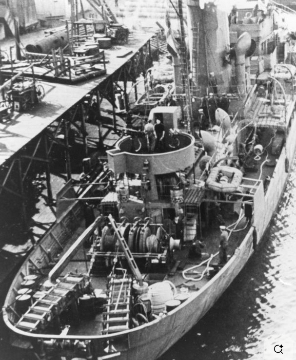 Канадский корвет «Кеногами» на верфи после спуска на воду на этапе достройки