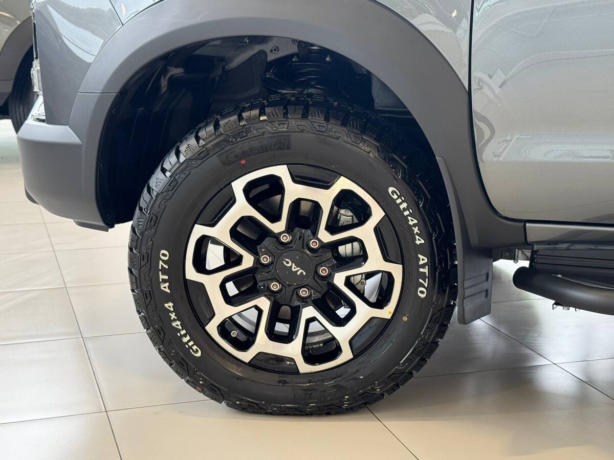 AT-шины обеспечивают лучшую проходимость на любом дорожном покрытии.