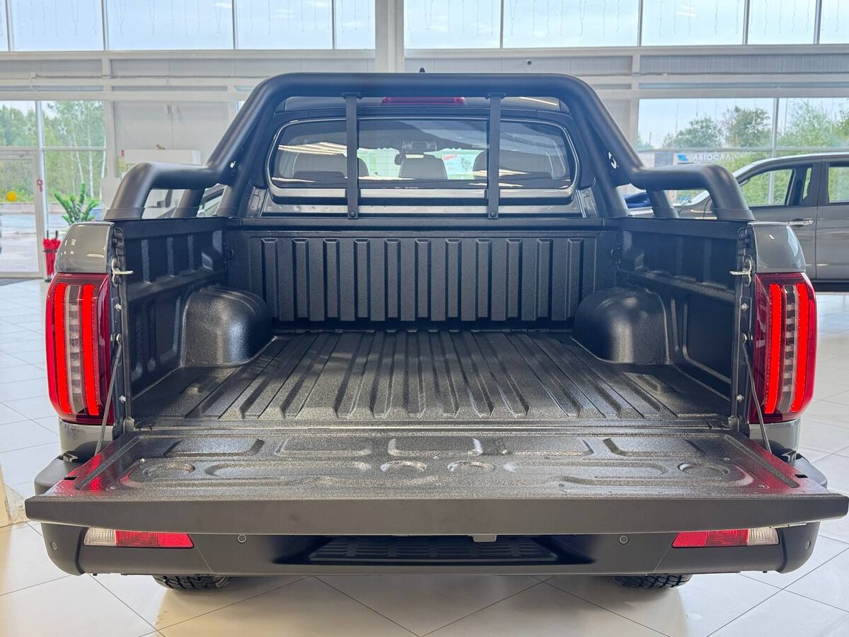 Габариты грузовой платформы 1520 х 1590 х 470 мм. Нагрузка на борт 250 кг. 