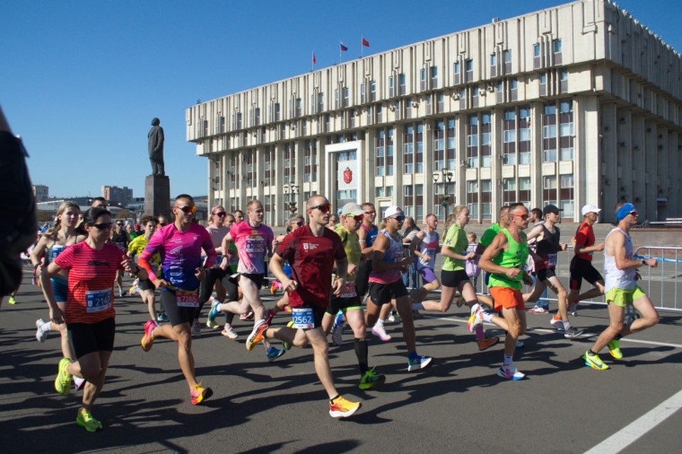    1700 человек приняли участие в полумарафоне "Оружейная столица" в Туле. материалы пресс-служб