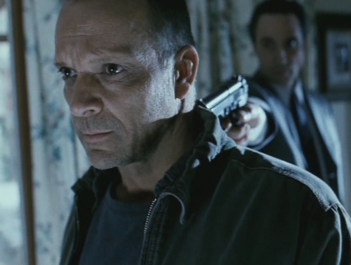 Кадр из фильма «Коробка с деньгами» (2003)