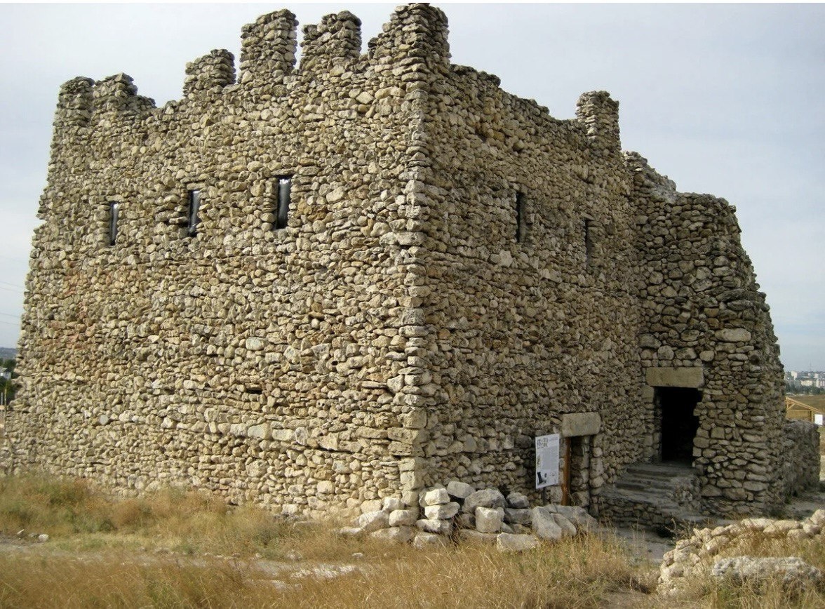 Неаполь Скифский, крепость