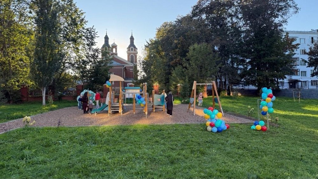    В Кирове выросло «Чудо-дерево» с книгами вместо листьев