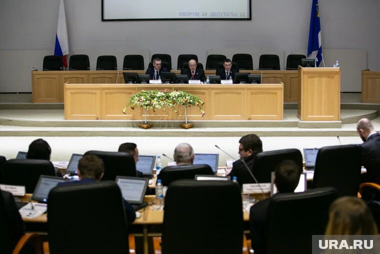 Места в гордуме Тюмени освободились после того как двое единороссов сложили мандаты и уехали в ХМАО. Фото: Дмитрий Ткачук © URA.RU